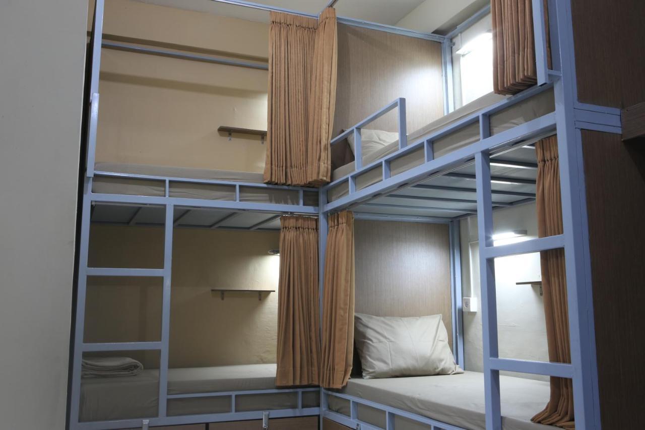 Aru House